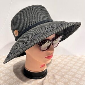 Panama Jack Gray Sun Hat with Black Band. *Includes* Kate Spade sunglasses.